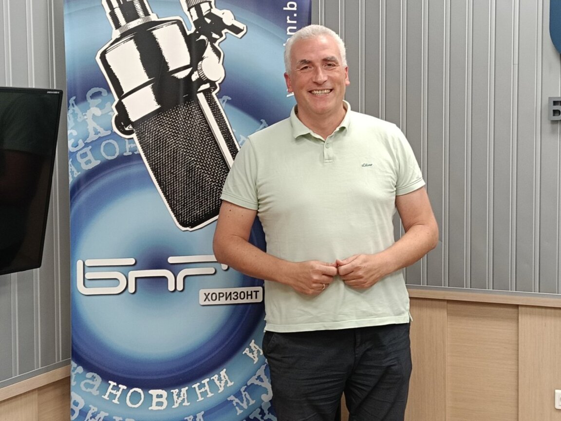 Деян Василев