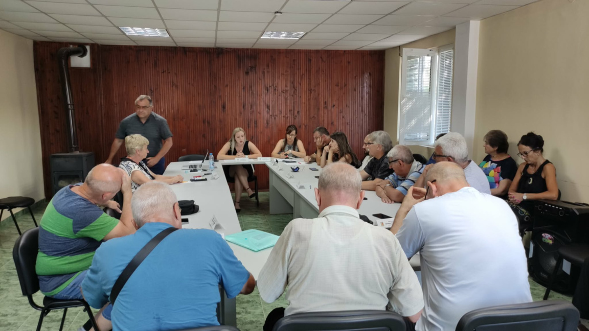 Ремонт на площад в село Подгоре предизвика дискусия в Общински съвет – Макреш