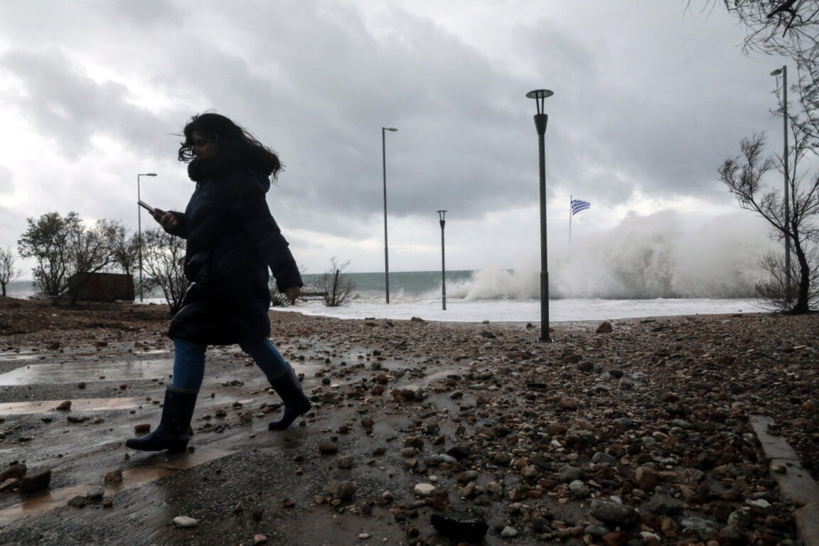 Проливни дъждове в Гърция, наводнение на о-в Лесбос