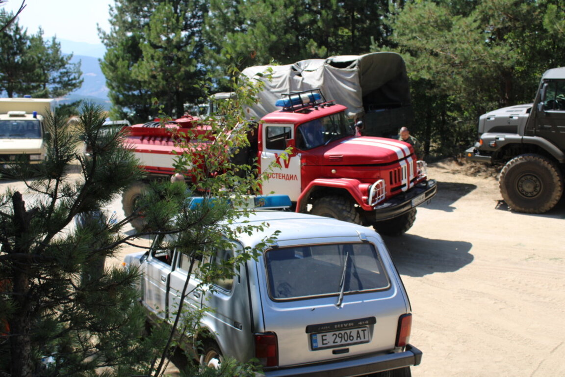 Разрастание пожаров в горах Пирин приостановлено этой ночью