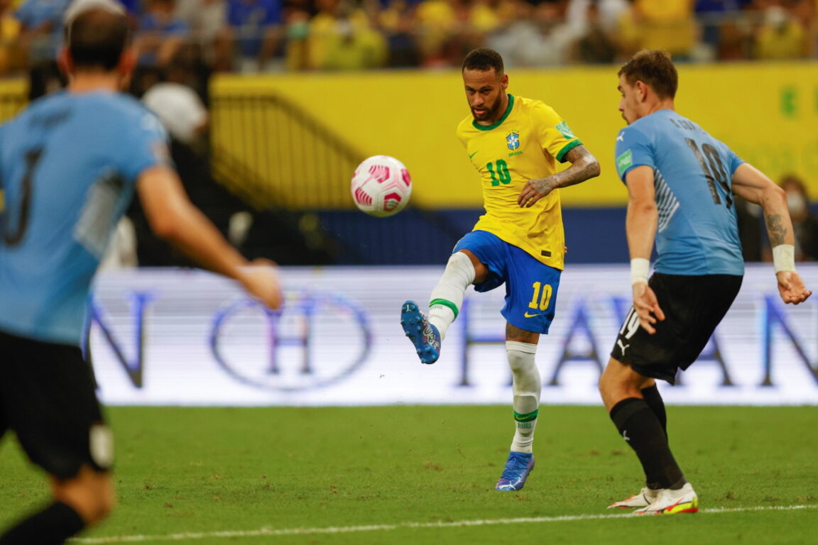 Неймар в акция.