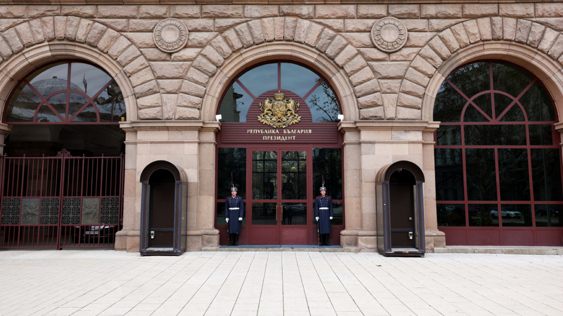 Президентът започва консултации с парламентарните групи за служебен премиер