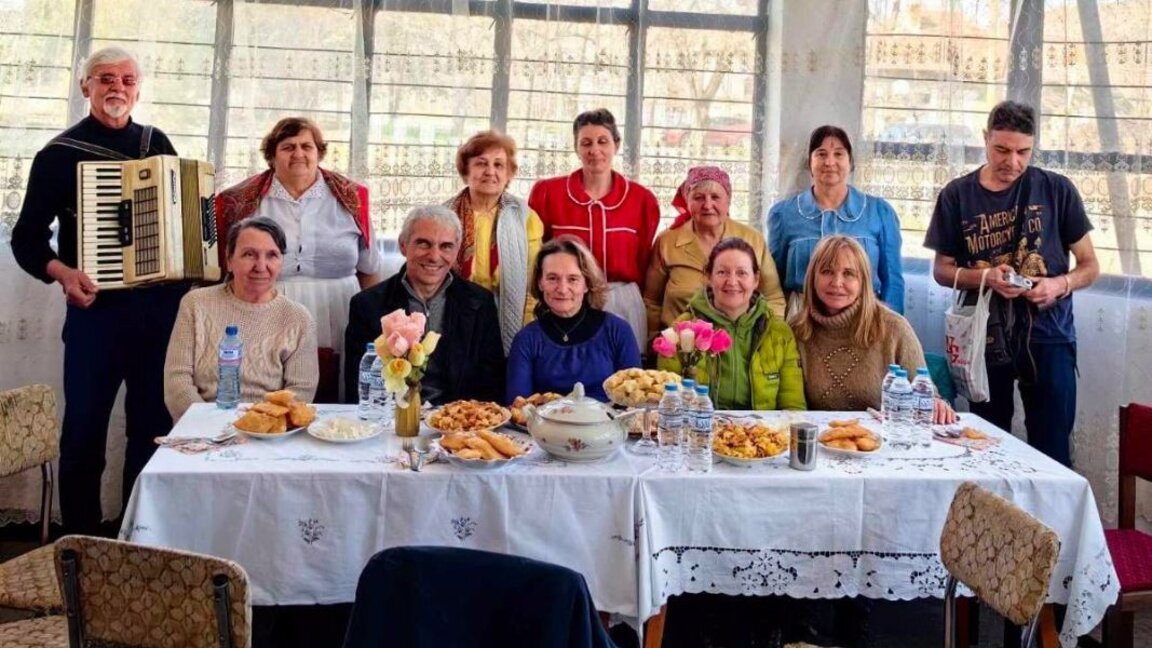 Банатски Бугари из села Гостиља дочекују туристе укусним традиционалним јелима