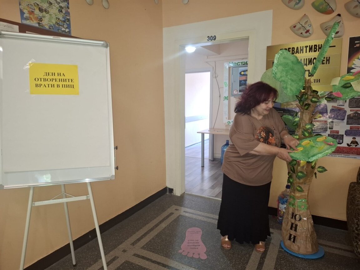 Младите питат, експертите отговарят в Деня на отворените врати в Кърджали