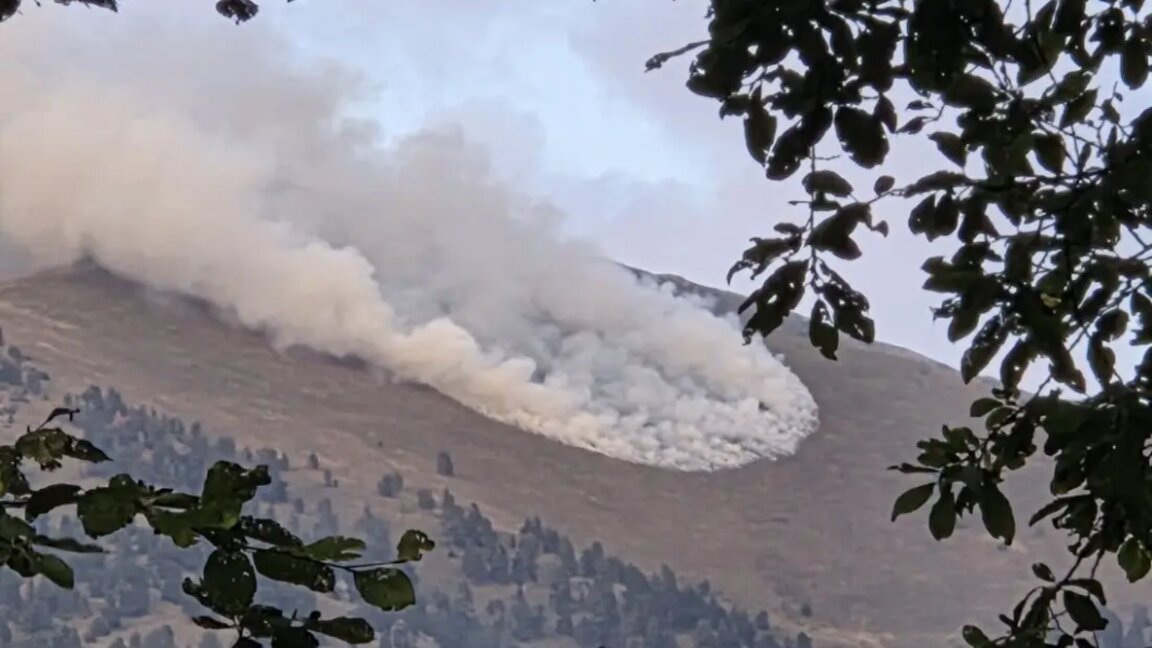 Un fulger aprinde un nou incendiu forestier în Munții Rila din Bulgaria