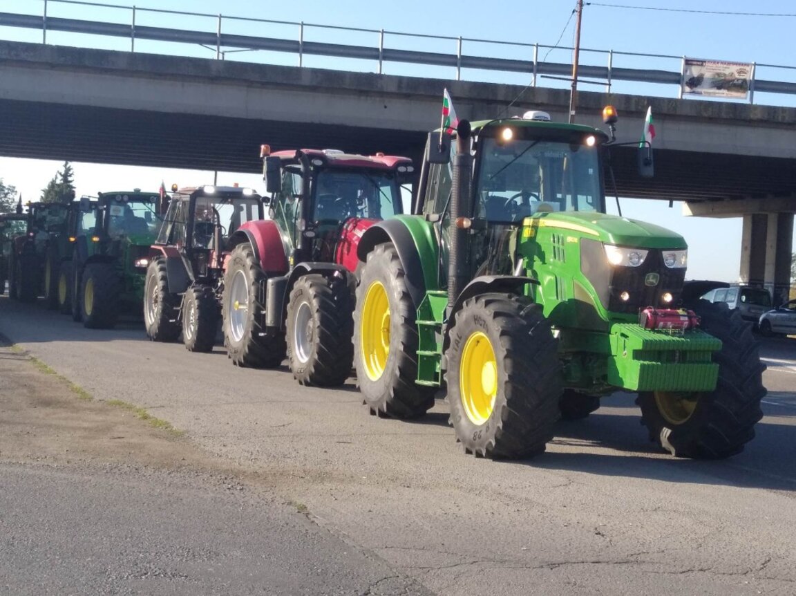 Над 300 земеделски производители се събраха за протеста в Стара Загора