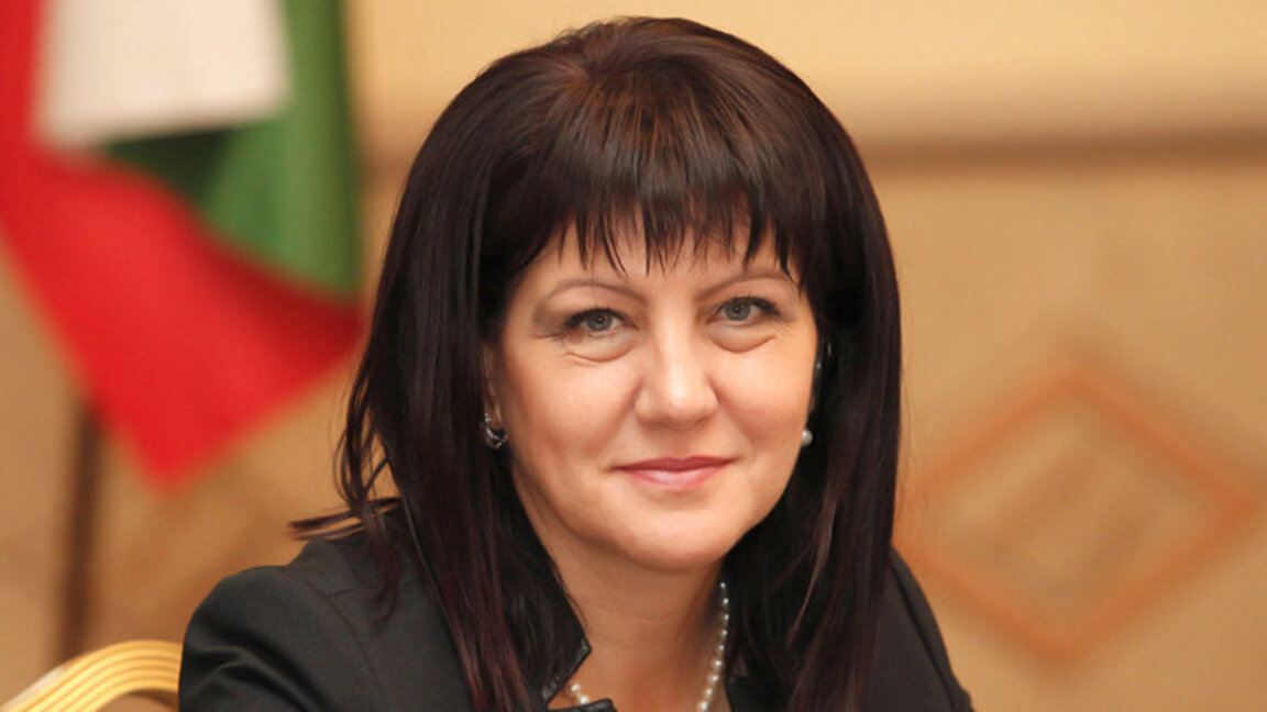 Цвета Караянчева: Вотове на недоверие се правят проформа