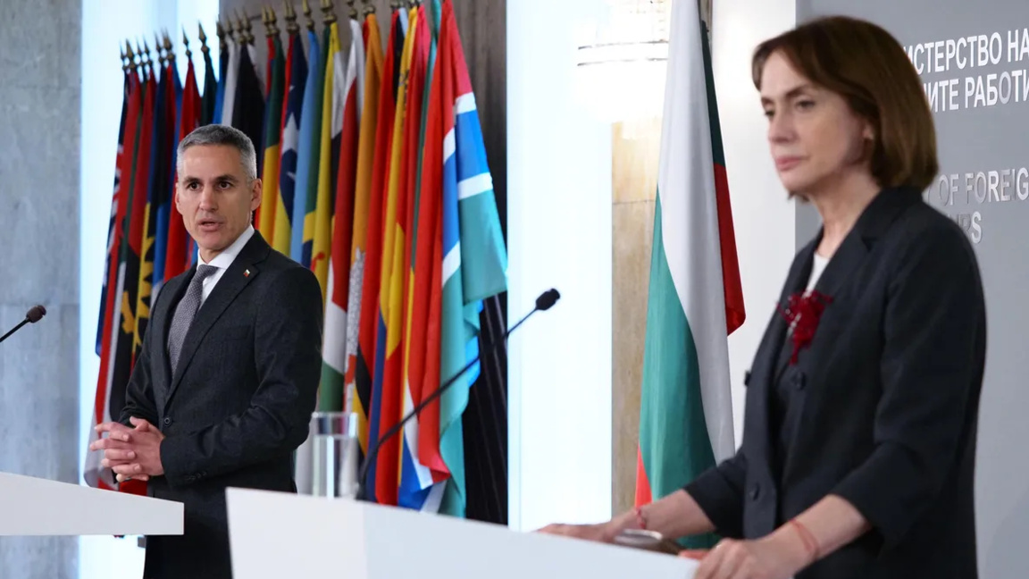 Ghiurov a enumerat 2600 de motive de mândrie pentru diplomații bulgari