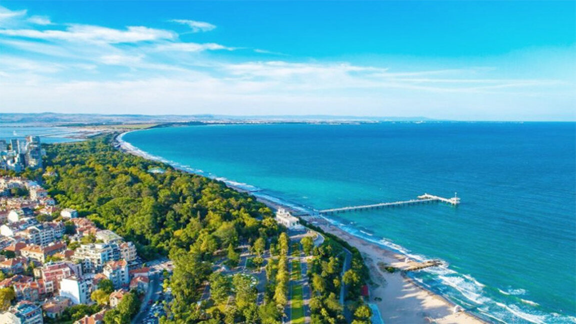 Το θαλασσινό νερό στη βουλγαρική Μαύρη Θάλασσα είναι καθαρό