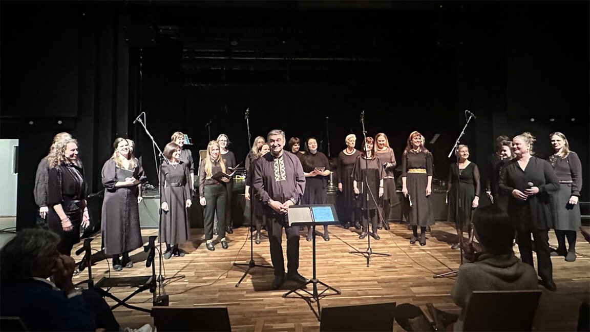 Фолклорни песни и танци от България и Балканите разведриха Стокхолм