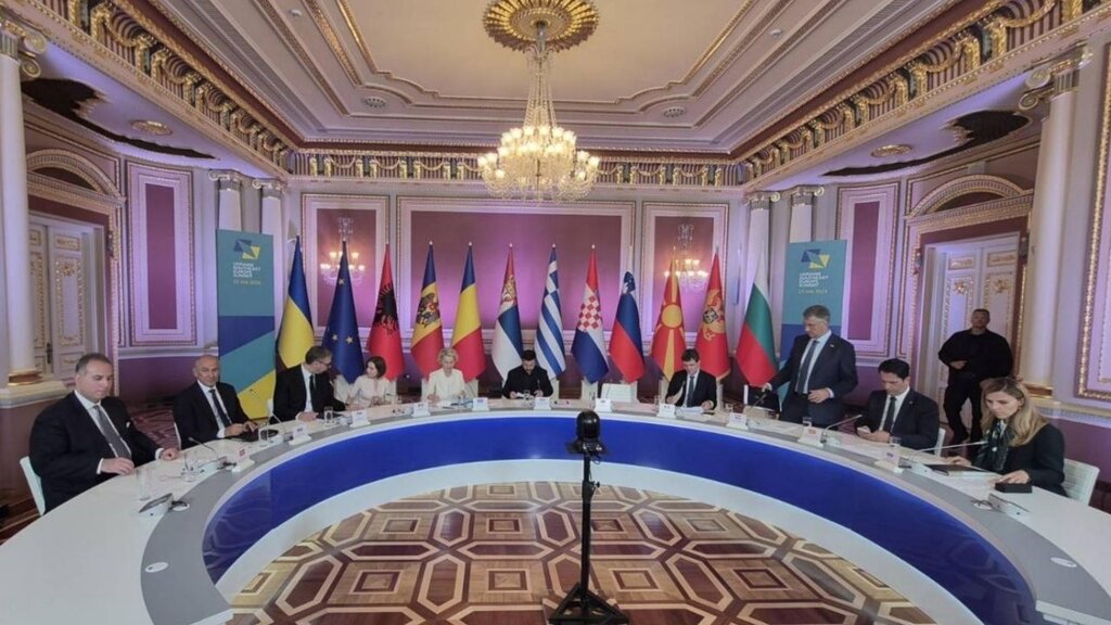 Foreign Minister Petrova signs declaration in support of Ukraine