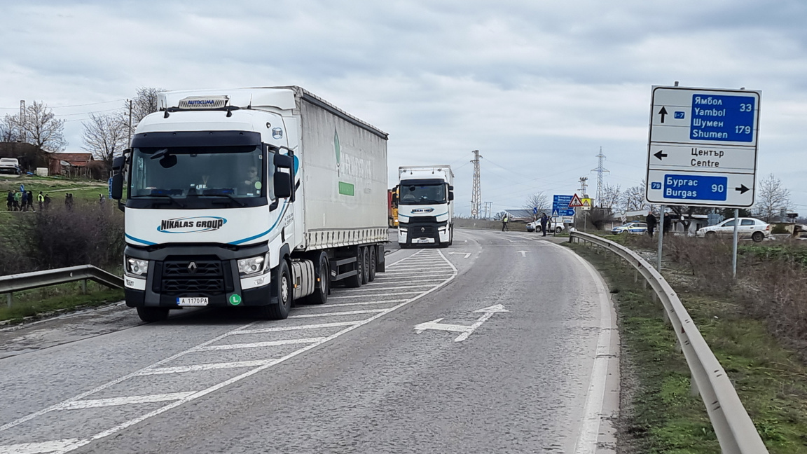 Truck traffic towards Türkiye is intense