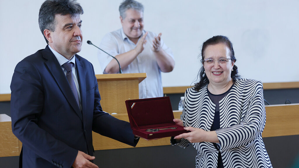 La Dra. Eliza Stefanova es la nueva rectora de la Universidad de Sofía