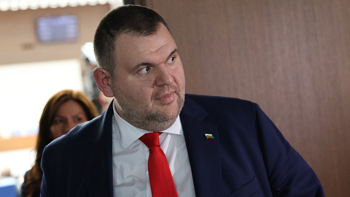 Peevski’den kabineye destek vermeyen DPS’li milletvekillerine ihraç tehdidi
