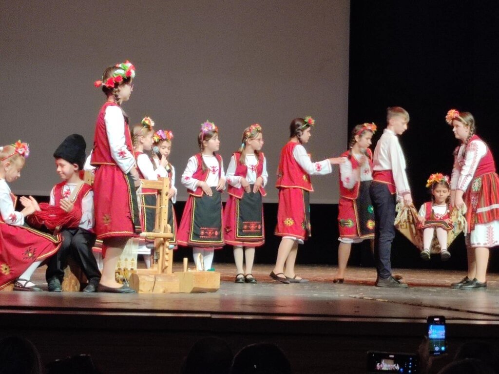 Монтана излиза на сцената в Копривщица