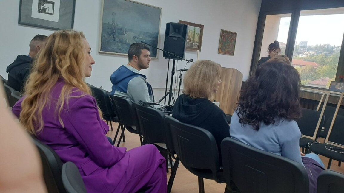 Геновева Диманова вдъхнови читатели с моноспектакъл за доброто и любовта