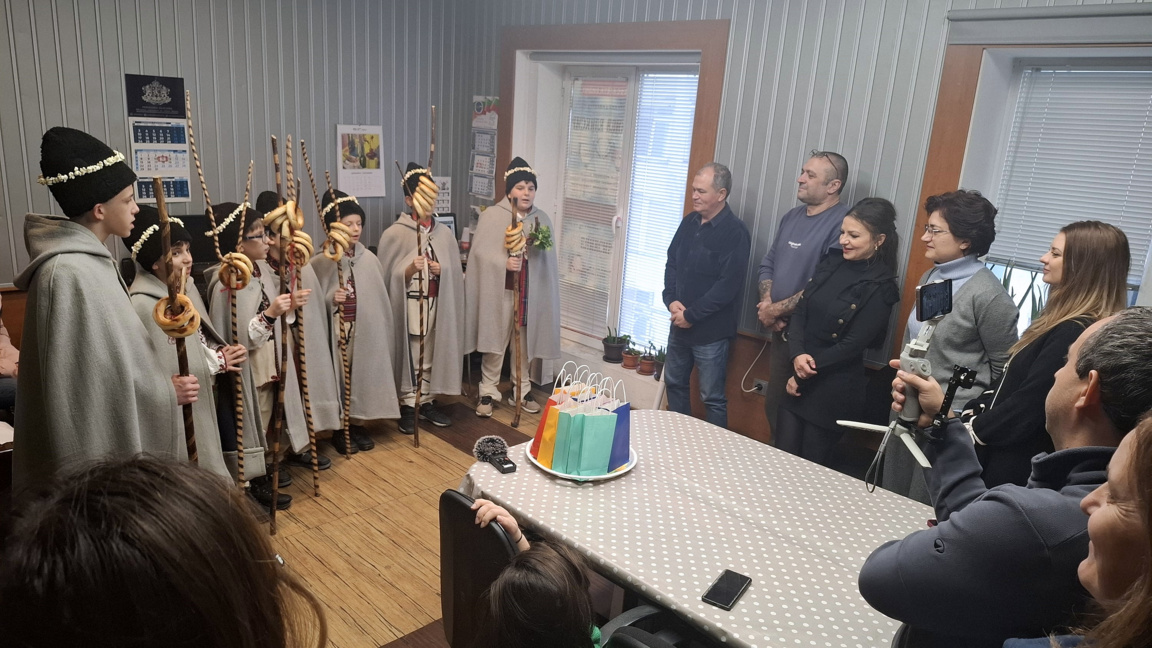 Радио Видин посрещна коледари (снимки+видео)