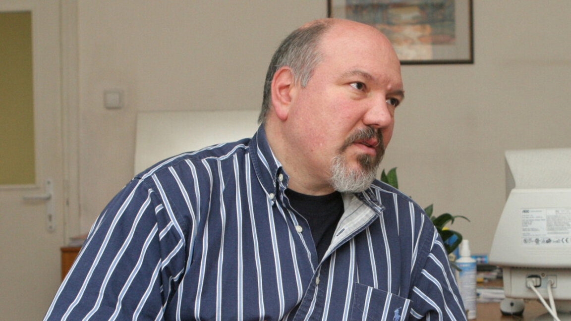 Александър Маринов