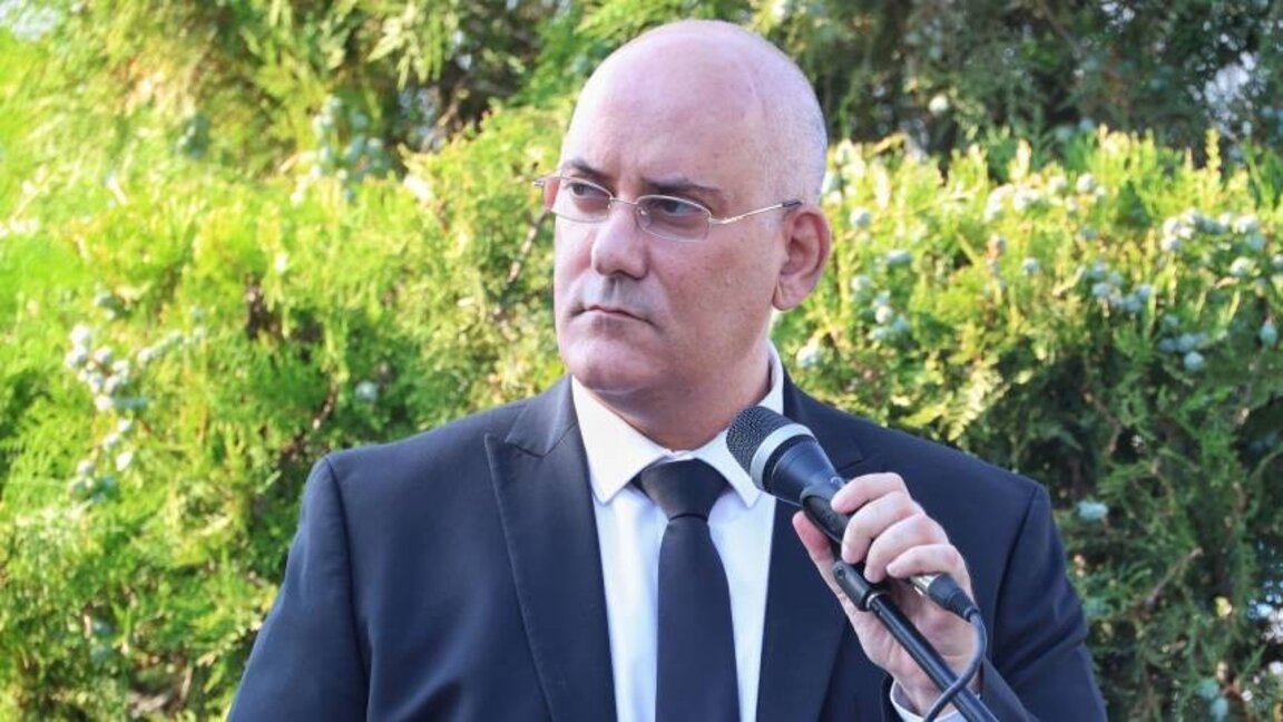 Ambasadori i Izraelit në Bullgari Yosi Sfari
