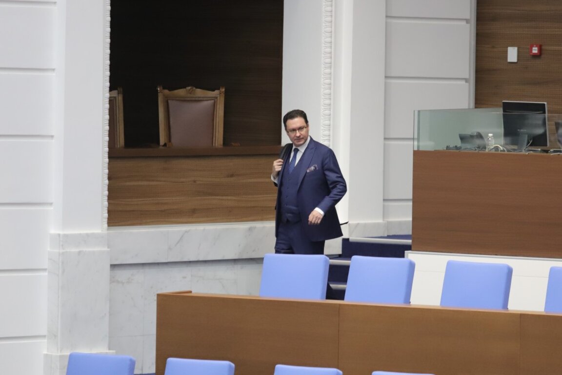 Митов твърди, че кабинетът "Желязков" е съставен от силни фигури. Как ще гласува ДПС?