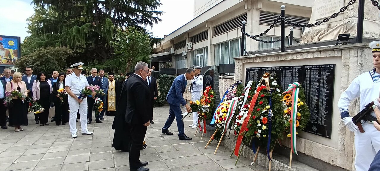 Бургас тържествено отбеляза 118 години независима България