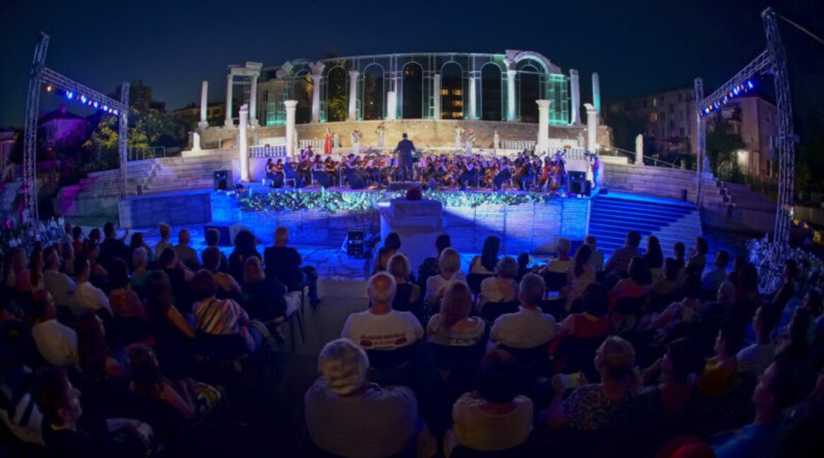 С юбилейна оперно-балетна гала отбелязват 100 години Старозагорска опера