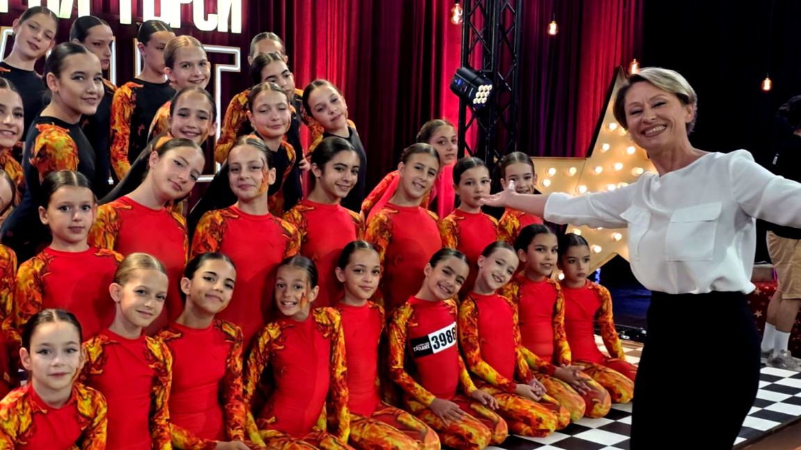 Танцова школа „Estrella“ на полуфинал в телевизионното предаване за таланти