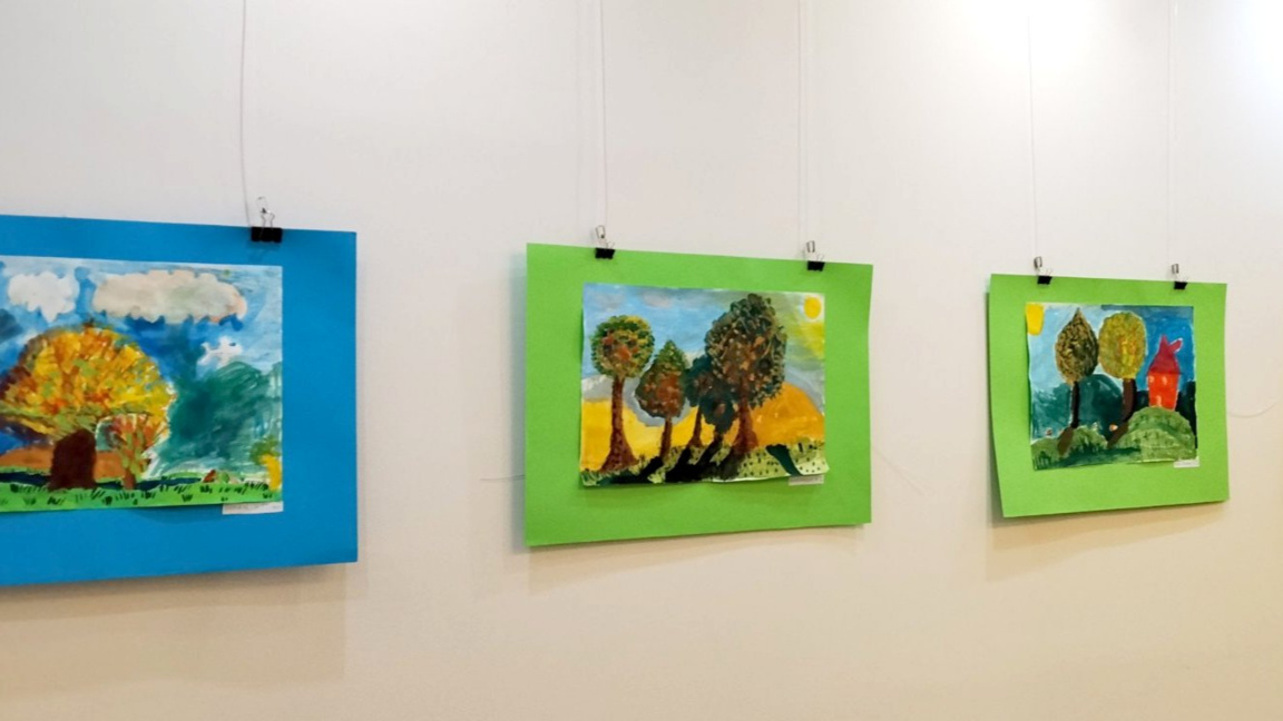 Изложба на учениците от ОУ "Ангел Кънчев...