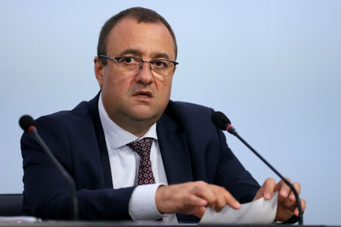 Министър Иванов: Установени са съществени пропуски във ваканционно селище "Елените"