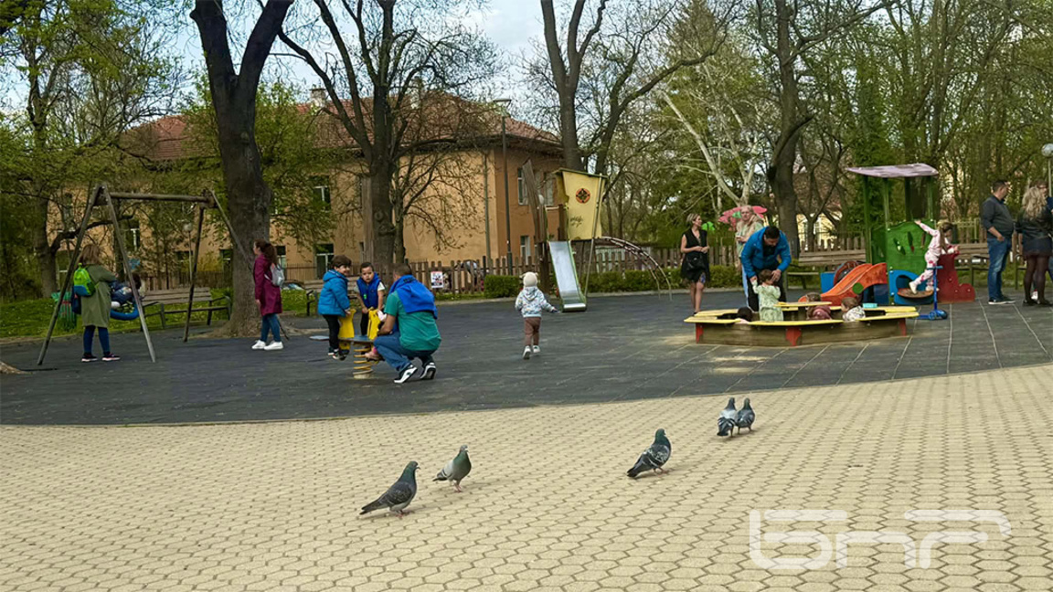 Има такива детски площадки...