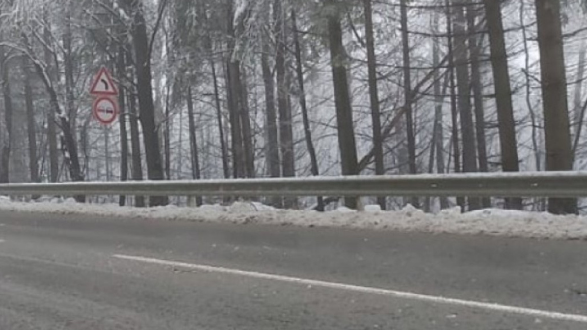 Временни затруднения по пътищата в Монтанско заради снега 