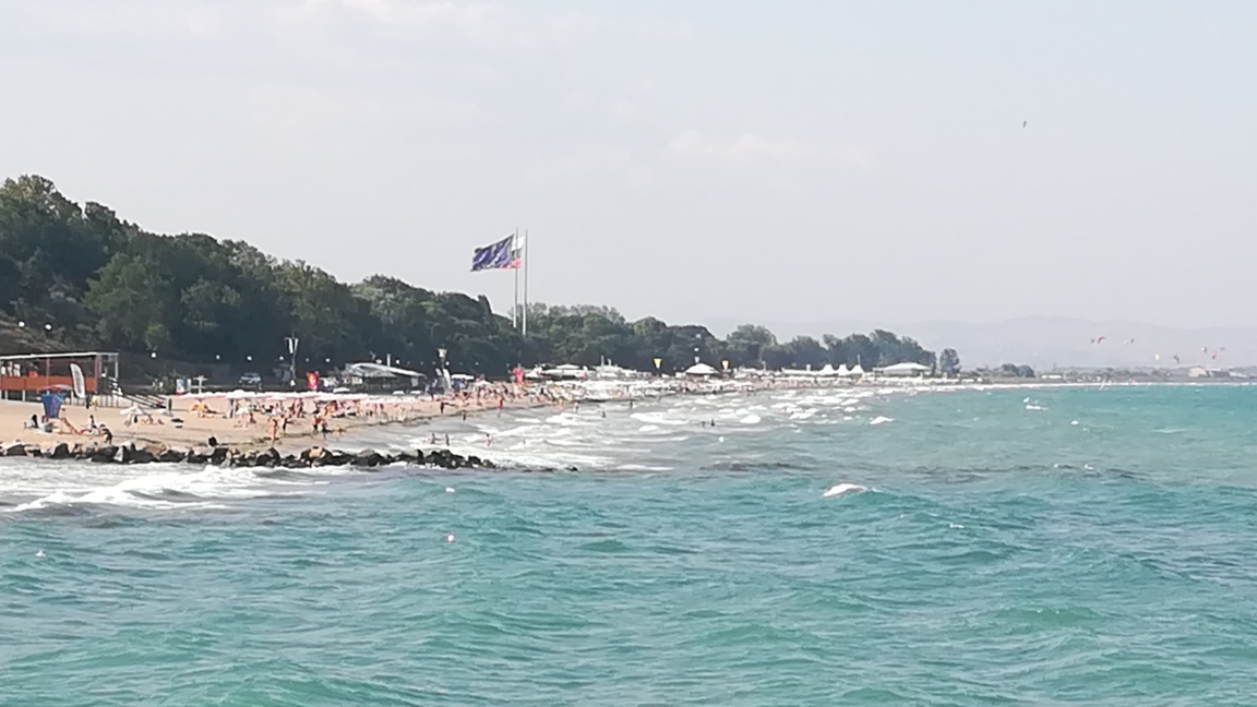 Слънчево време ни очаква днес, на Черноморието водата ще достигне до 28°