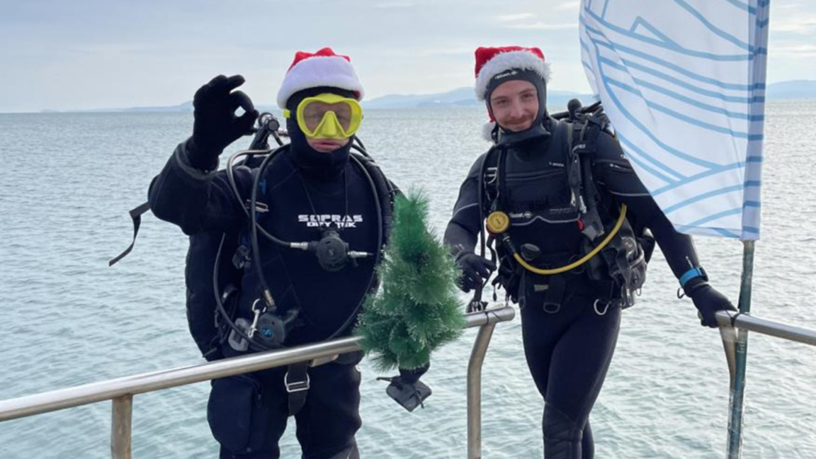 Zhytësit në Burgas organizojnë zhytje festive për Krishtlindje