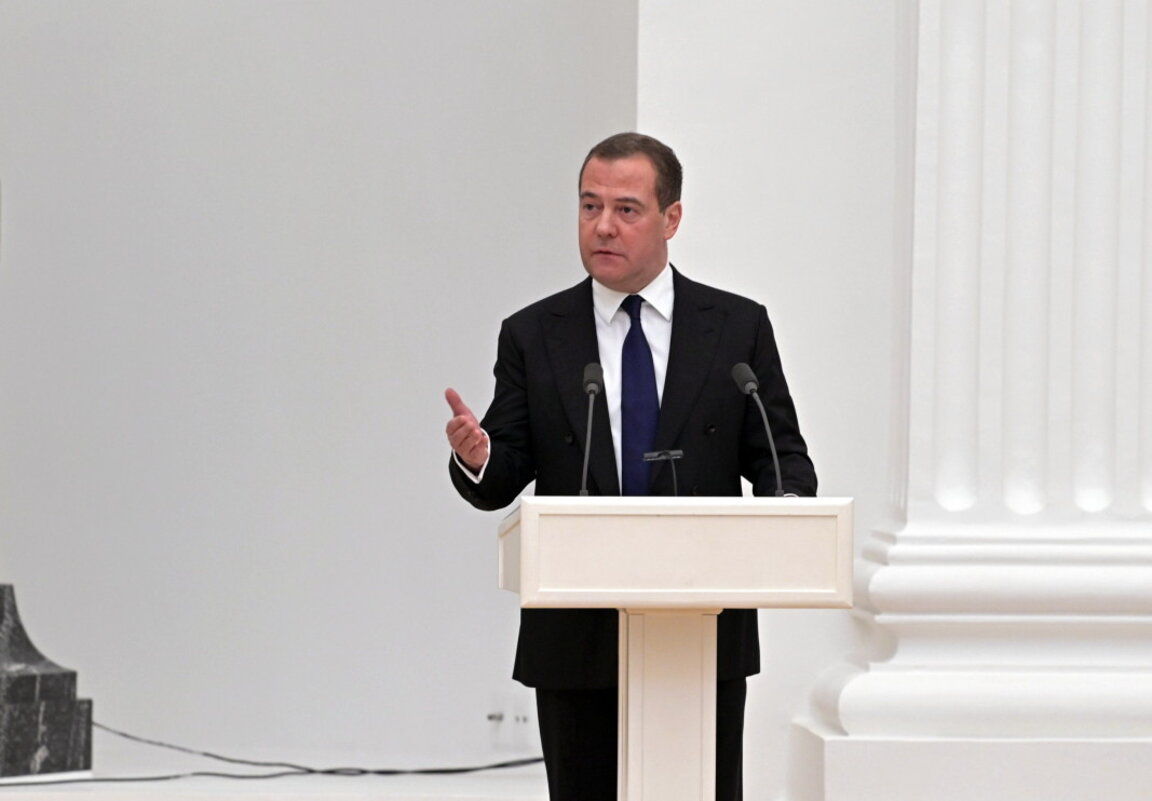 Дмитрий Медведев