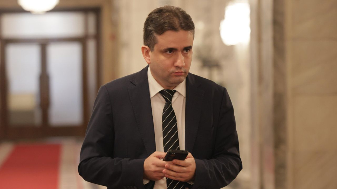 Божидар Божанов