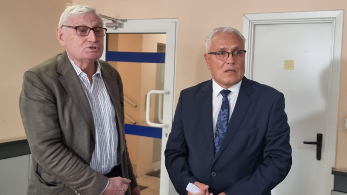 д-р Иван Кокалов от Конфедерацията на независимите синдикати в България (КНСБ) и член на Надзорния съвет на НЗОК и управителят на НЗОК д-р Владимир Даскалов (вдясно)