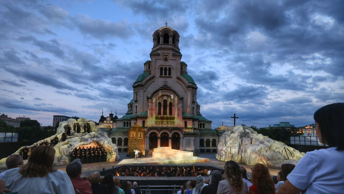 Rikthehet festivali "Opera në Shesh"