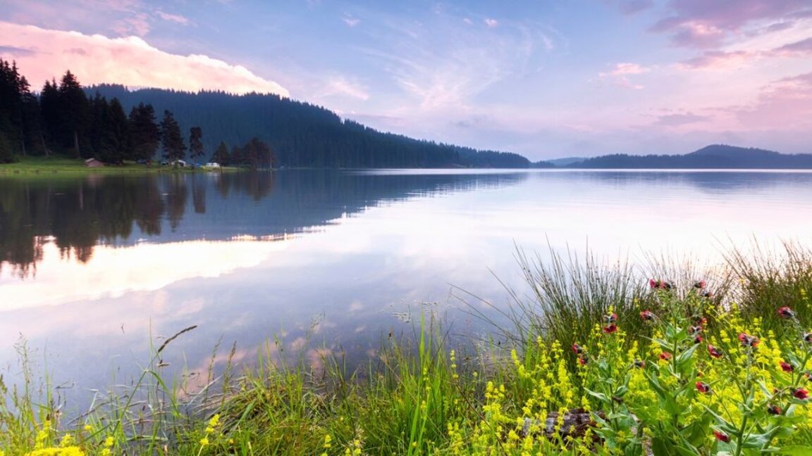 Batak, su historia dramática y su hermosa naturaleza: mucho más que una bella ciudad en los Ródopes