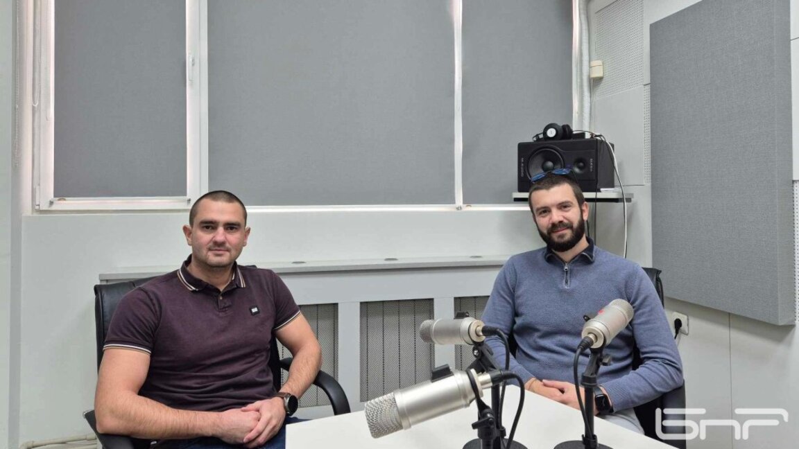 На снимката от ляво надясно: Петър Бозаджиев и Ивайло Янев