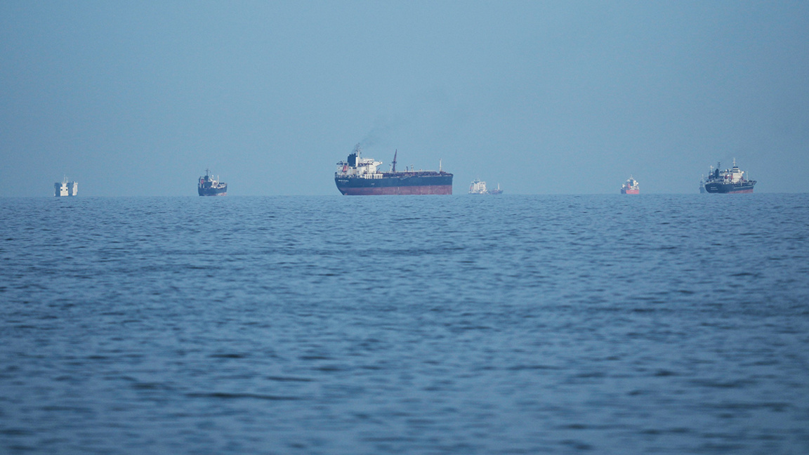 МВФ, СБ, МАЕ: Нормализирането на доставките на суровини ще отнеме време