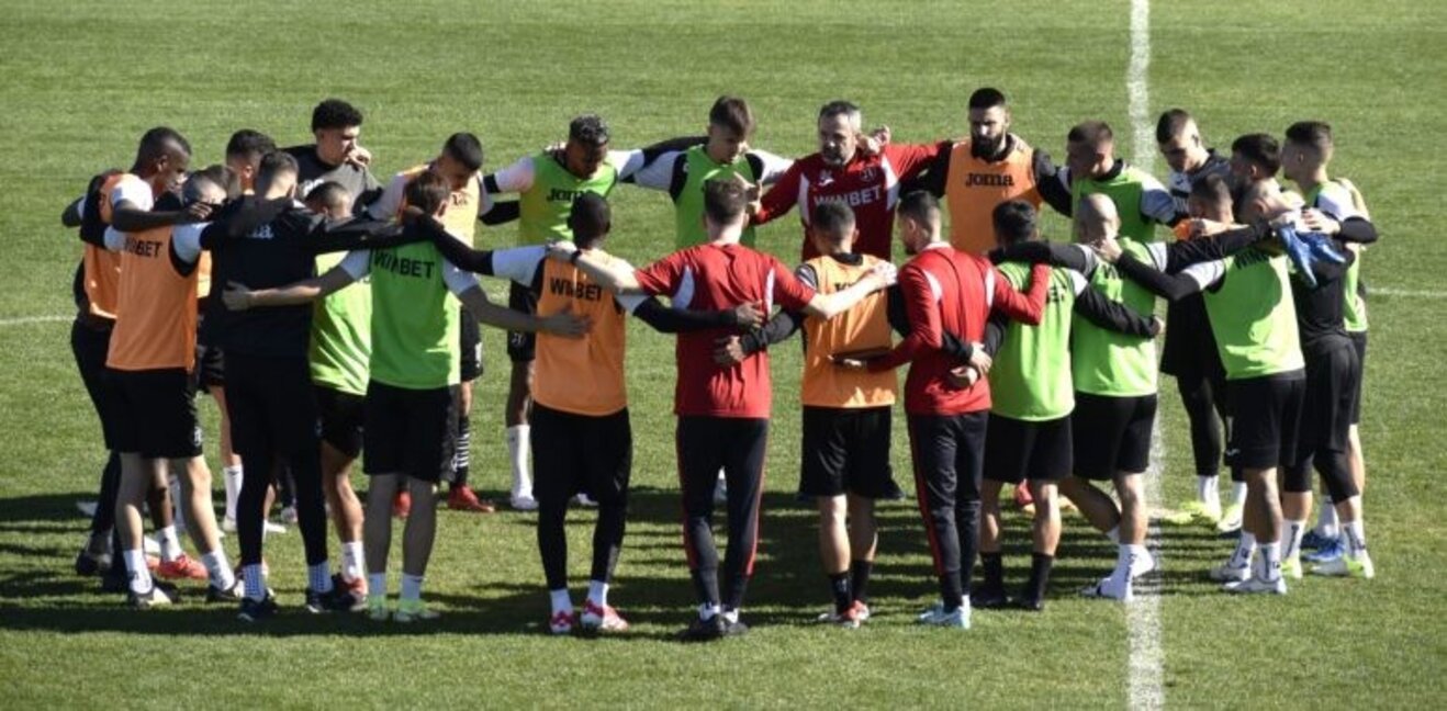 Локо играе днес срещу Раднички