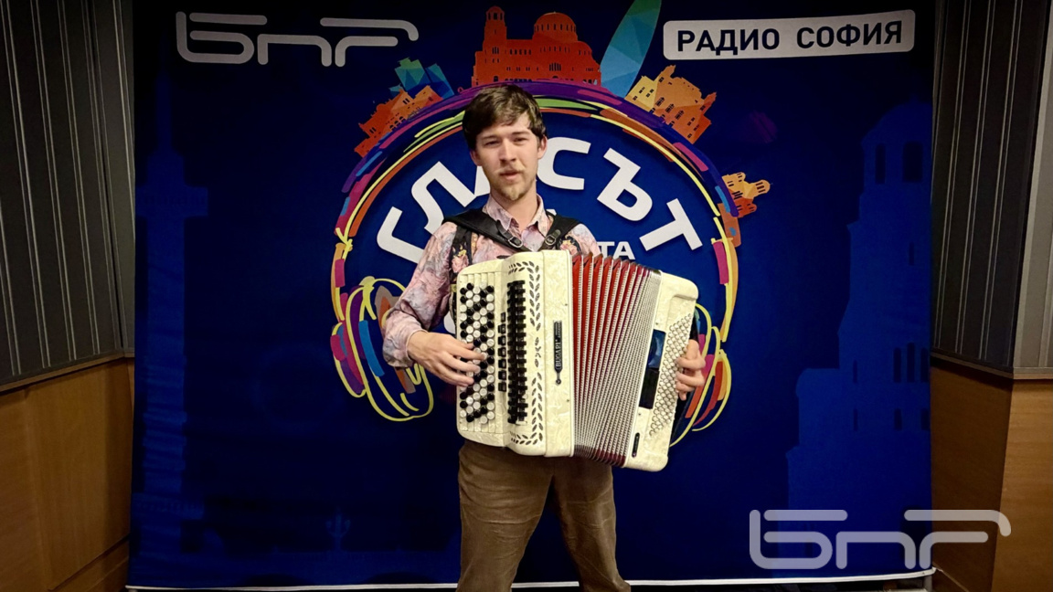 Mango Sekov - само на 24 години, говори 14 езика