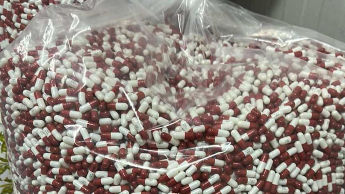 Оставиха в ареста двамата чехи, произвеждали фалшиви лекарства в Богданица