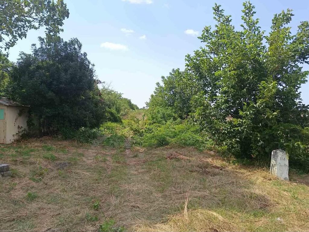 Няма дълбоки кратери на мястото на взрива на дрона