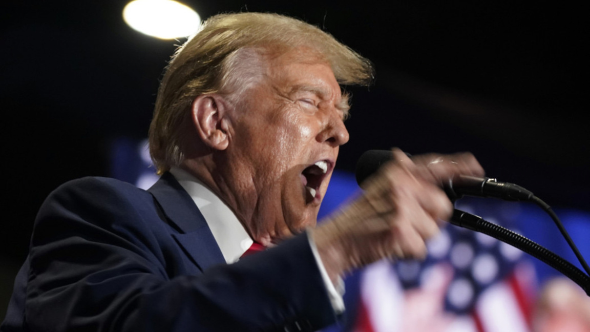 Проучване отчита рекордно дъно на рейтинга на Доналд Тръмп 