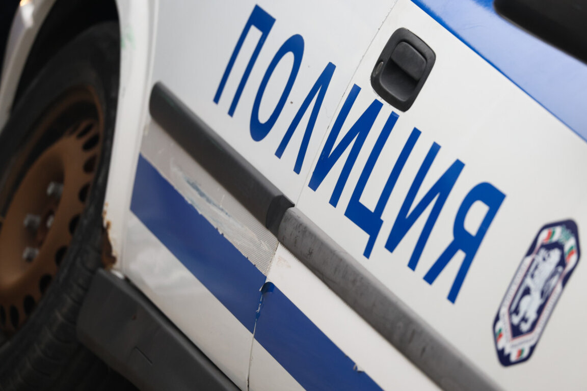 Задържаха телефонен измамник от Павликени