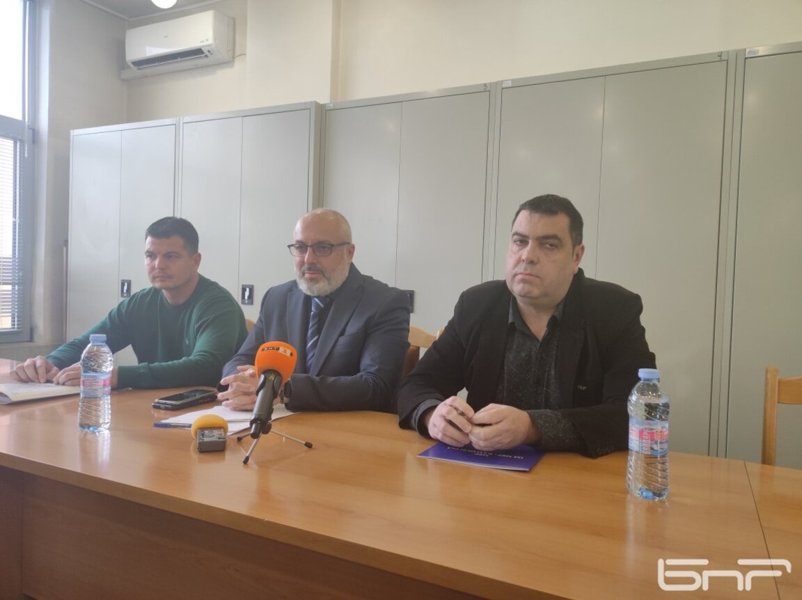Задържаха двама благоевградчани за притежание на над 1 килограм кокаин