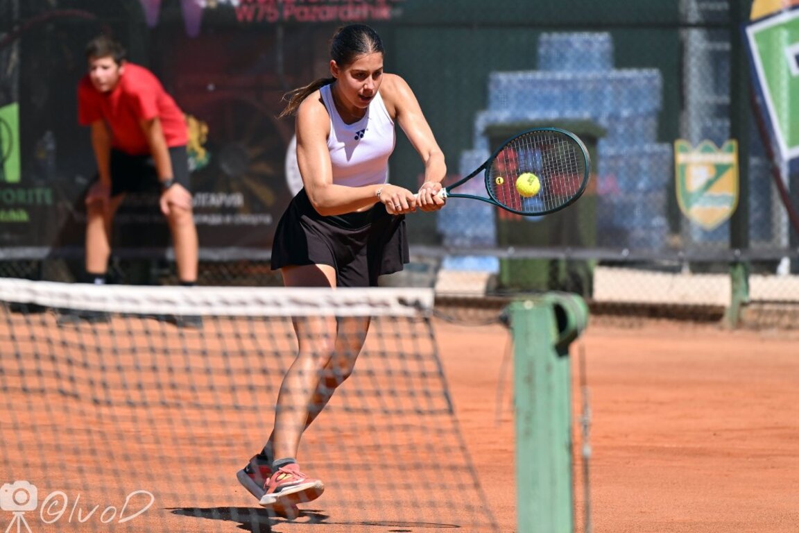 Елизара Янева