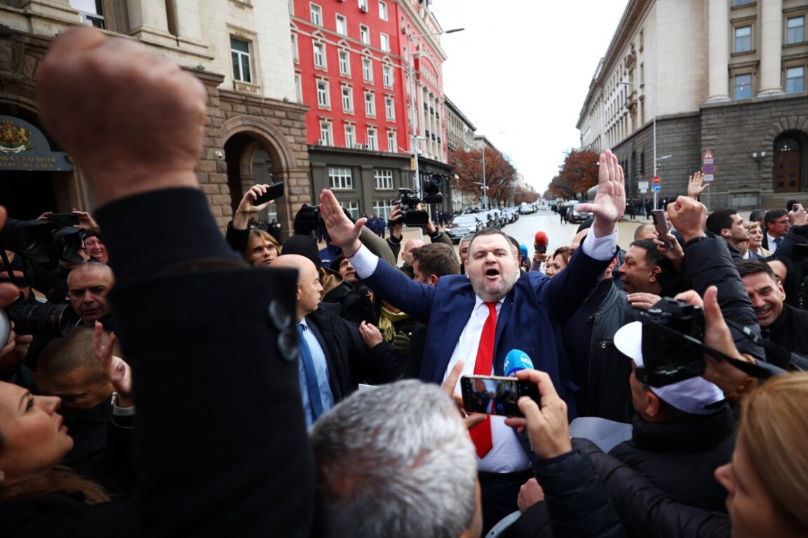 Delyan Peevski with his supporters at the protest in front of parliament building