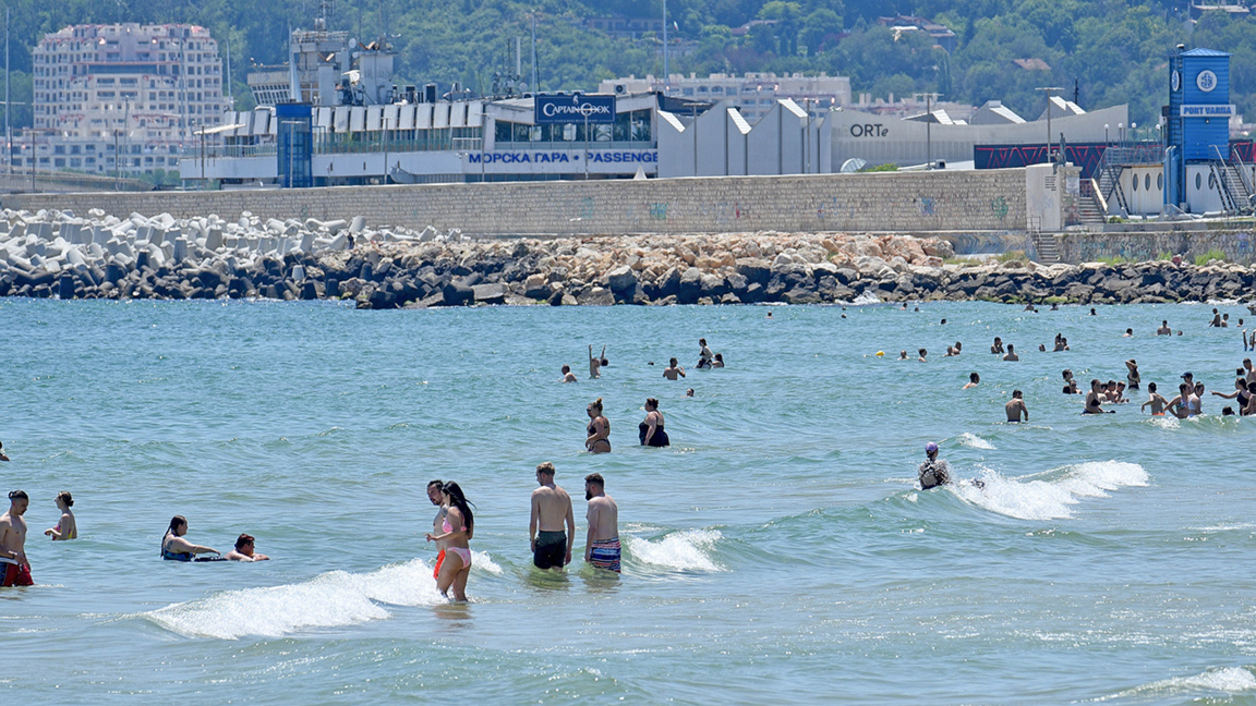 Polizisten aus Rumänien, Deutschland und Polen wachen im  Sommer wieder in Warna